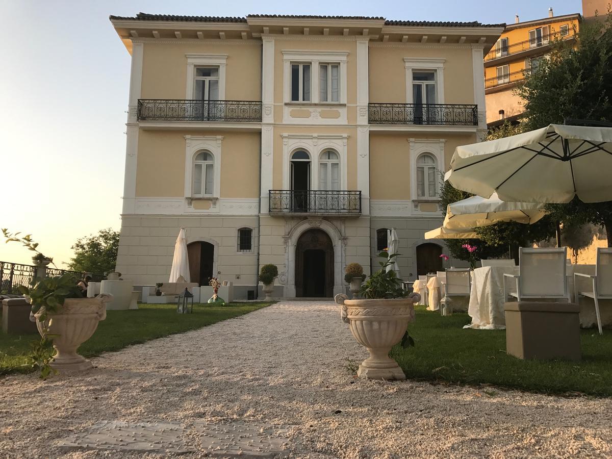 Bed and Breakfast Palazzo Vittoli Castelfranci Exteriér fotografie