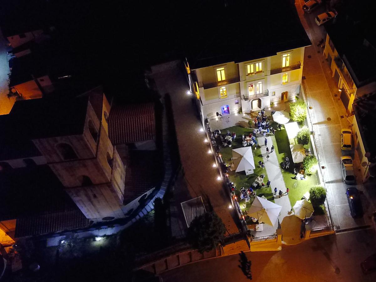 Bed and Breakfast Palazzo Vittoli Castelfranci Exteriér fotografie